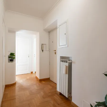 Piazza Del Popolo Via Brunetti *